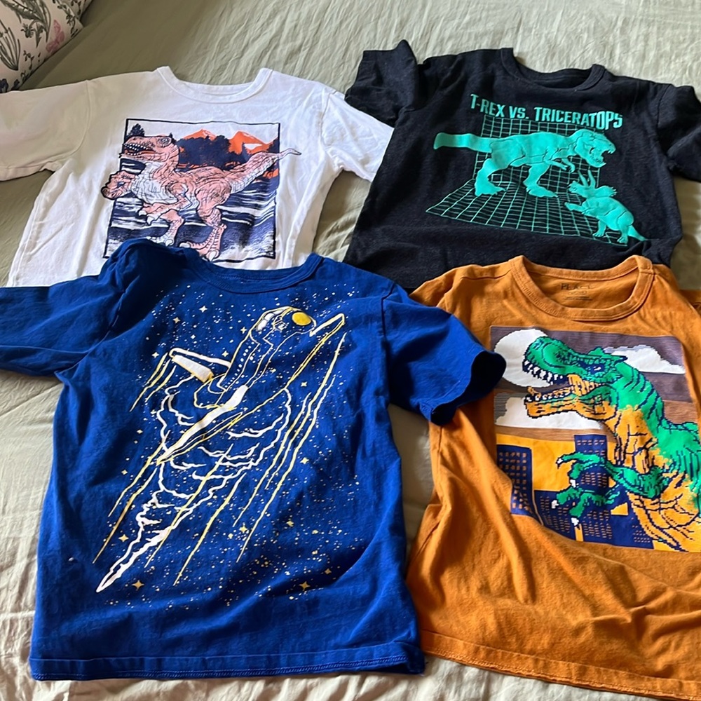 (4) boys 5/6 size short sleeve tshirts